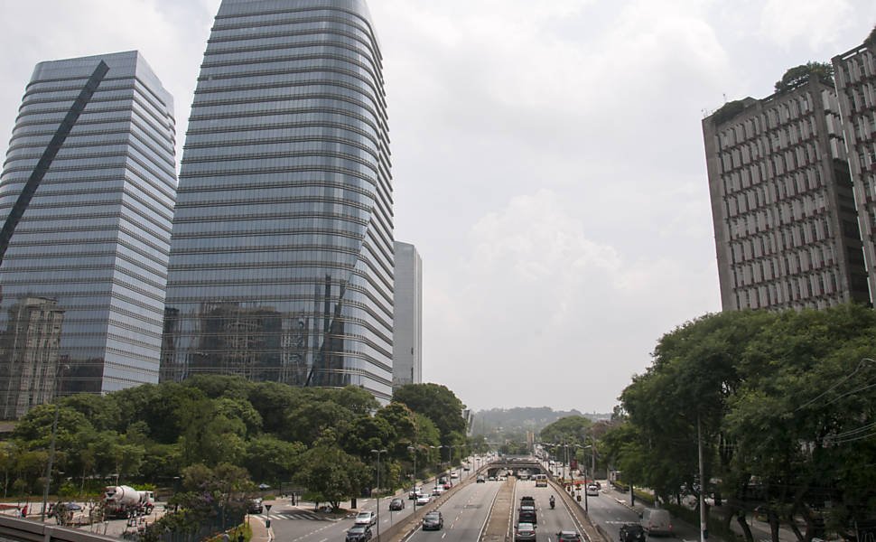 grafica na avenida Presidente Juscelino Kubitschek